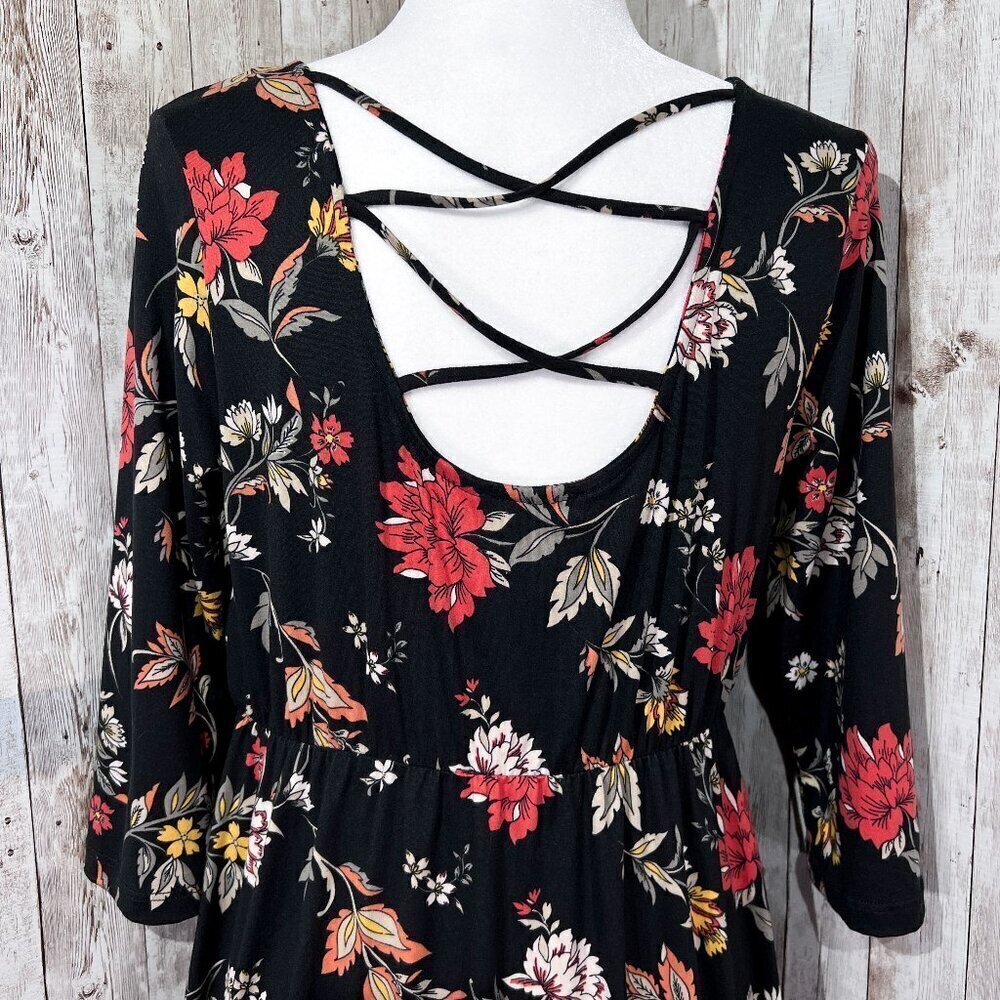 Women's French Grey Maternity Dress | Medium | Black | Floral | Stretch - Picture 9 of 13